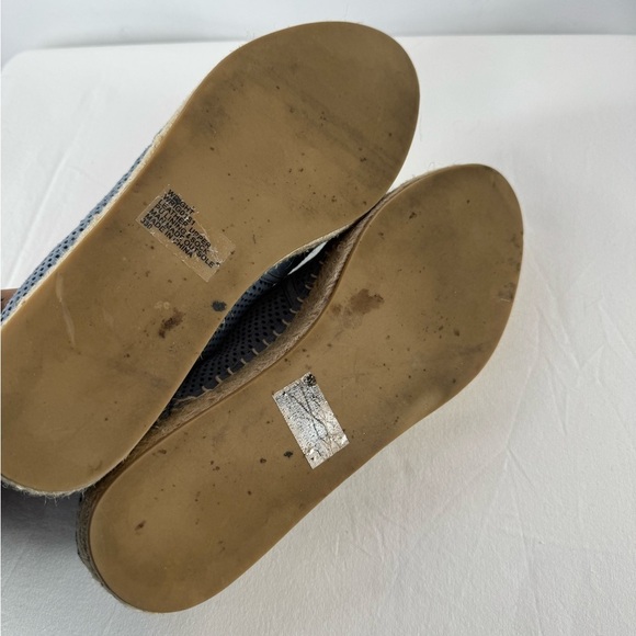 Steve Madden Wright Leather Perforated Slip-On Espadrille Sneakers in Blue Sz 9 - Picture 6 of 10